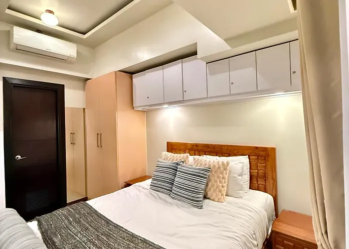 Ups27 Chic & Cozy Haven 8 Our Bgc Luxe Hideaway Queenbed & Sofabed 4* Manila